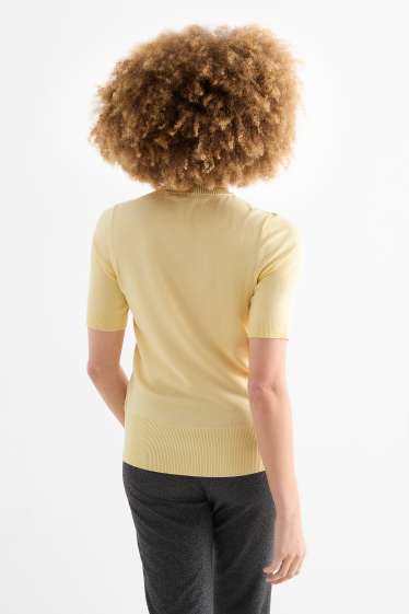 Femmes - Pull en maille - manches courtes - jaune clair
