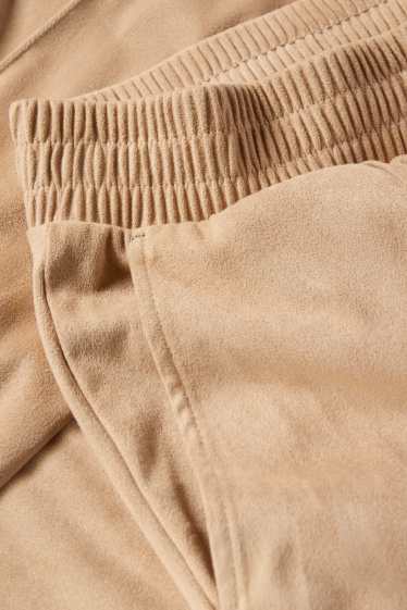 Damen - Stoffhose - Mid Waist - Straight Fit - Velourslederimitat - beige
