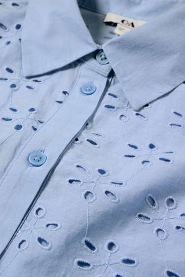 Damen - Bluse - Broderie Anglaise - hellblau