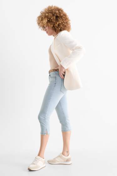 Femmes - Jean capri à ceinture - mid waist - jean bleu clair