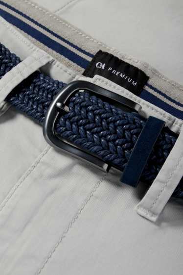 Pánské - Kalhoty chino s páskem - regular fit - světle šedá