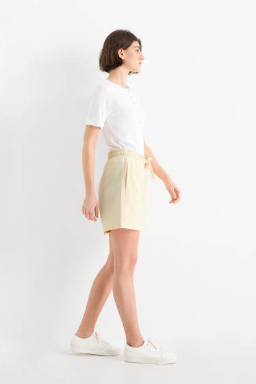 Femmes - Short en molleton - jaune clair
