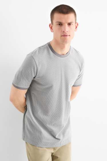 Men - T-shirt - regular fit - textured - gray