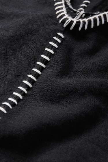 Femmes - Robe à encolure en V - noir