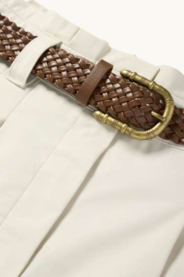 Women - Shorts with belt - high waist - light beige