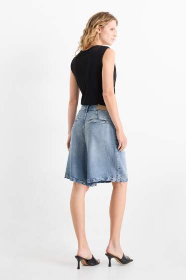 Women - Denim Bermuda shorts - mid-rise waist - denim-light blue