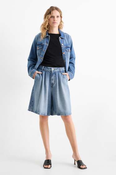 Women - Denim Bermuda shorts - mid-rise waist - denim-light blue