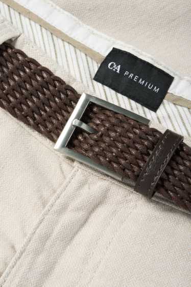 Men - Shorts with belt and linen content - light beige