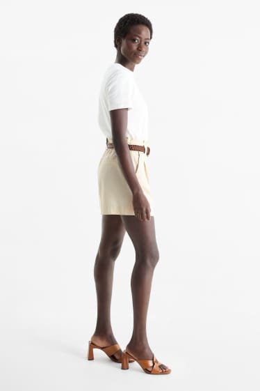 Women - Shorts with belt - high waist - light beige