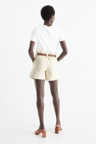 Women - Shorts with belt - high waist - light beige