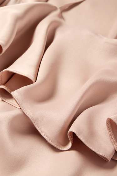 Femmes - Robe en satin - rose