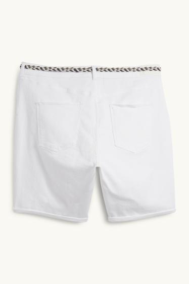 Dámské - Džínové šortky s páskem - mid waist - bílá