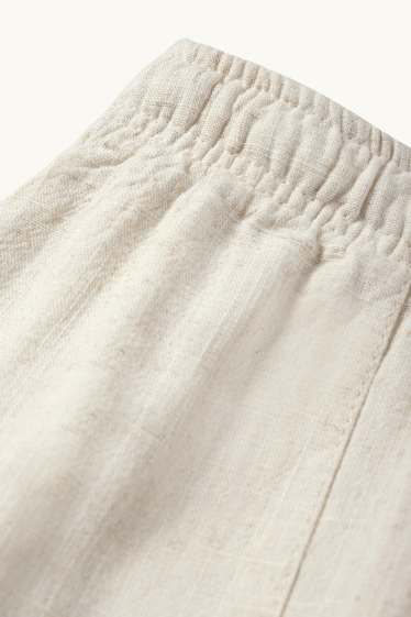 Women - Linen blend shorts - mid-rise waist - light beige