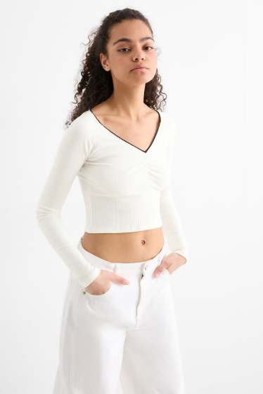 Femei - Tricou crop cu mânecă lungă - reiat - alb