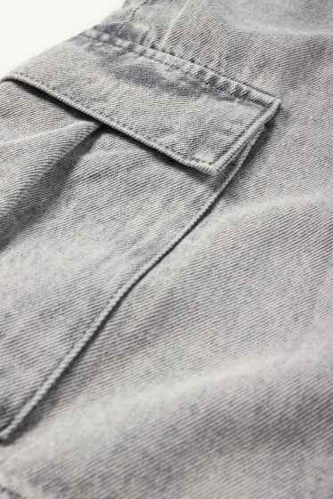 Kinder Buben - Jeans-Cargo-Bermudas - helljeansgrau