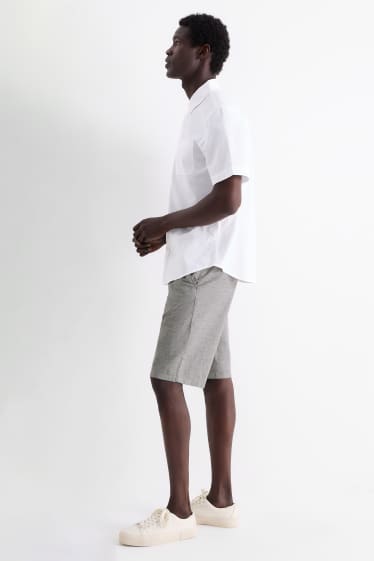 Uomo - Shorts con cintura - grigio