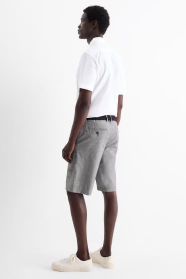 Uomo - Shorts con cintura - grigio