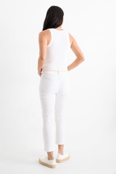 Damen - Crop Slim Jeans mit Gürtel - Mid Waist - weiß