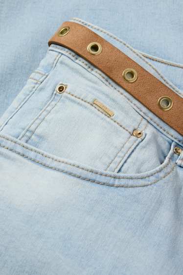 Women - Capri jeans with belt - mid-rise waist - light blue
