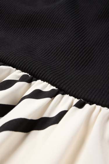 Women - Fit & flare dress - patterned - black / beige