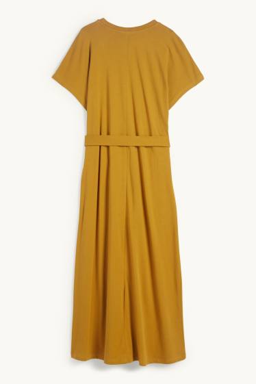 Femei - Rochie-tricou cu curea - galben muștar