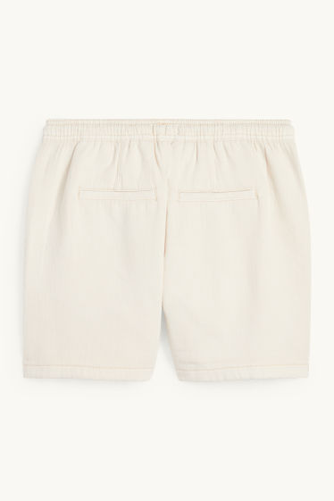 Dames - Korte broek - mid waist - crèmekleurig