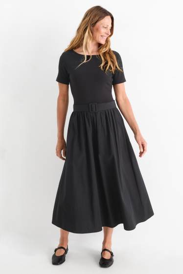 Femmes - Robe fit & flare avec ceinture - noir
