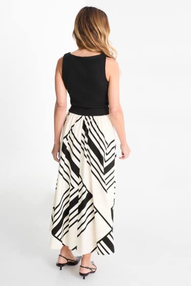 Women - Fit & flare dress - patterned - black / beige