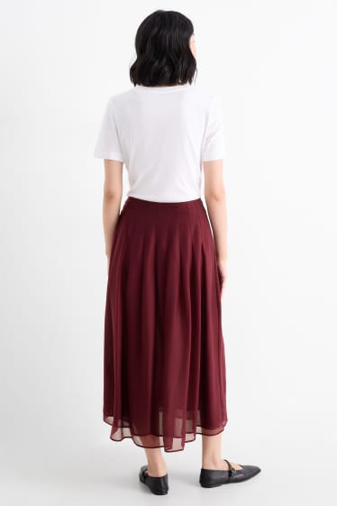 Women - Pleated skirt - bordeaux