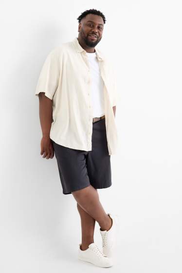 Men - Shorts with belt - black