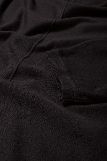 Femei - Pulover din tricot fin - negru