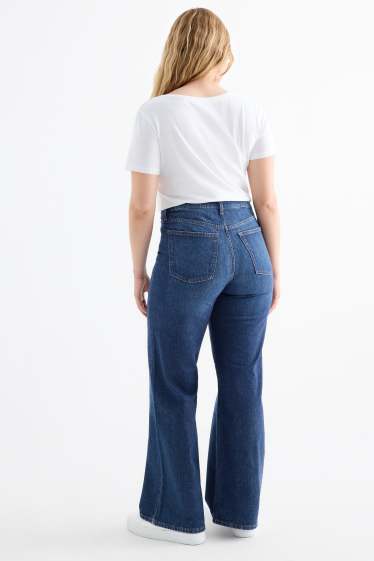 Women - Wide leg jeans - high waist - blue denim