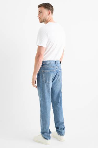 Pánské - Regular jeans se zapínáním na knoflíky - džíny - modré