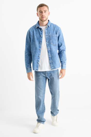 Pánské - Regular jeans se zapínáním na knoflíky - džíny - modré