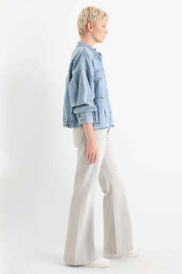 Damen - Loose Flared Jeans - Mid Waist - helljeansgrau