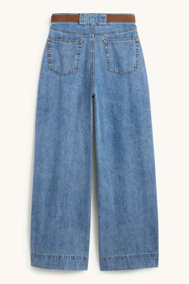 Women - Wide leg jeans with belt - mid-rise waist - denim-light blue