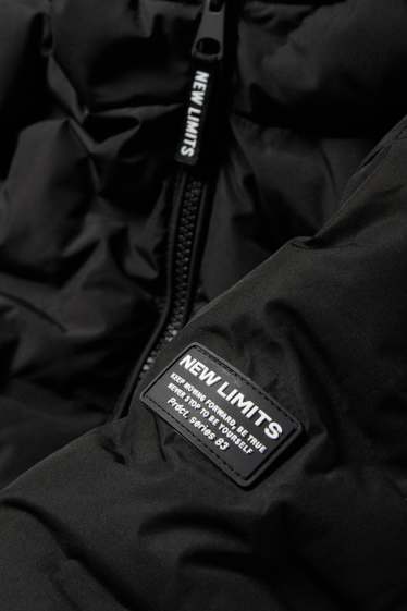 Děti - chlapci - Prošívaná bunda s kapucí - z vodoodpudivého materiálu - černá