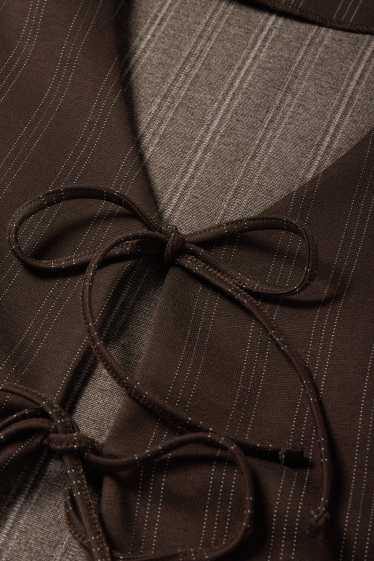 Femmes - Gilet sans manches - cintré - fines rayures - marron foncé