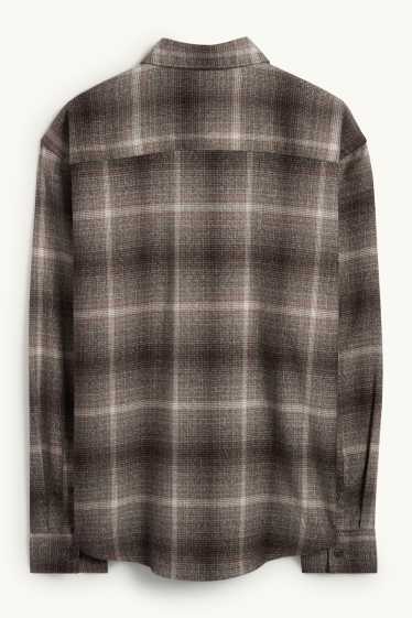 Mężczyźni - Koszula flanelowa - relaxed fit - kołnierzyk kent - w kratę - brązowy