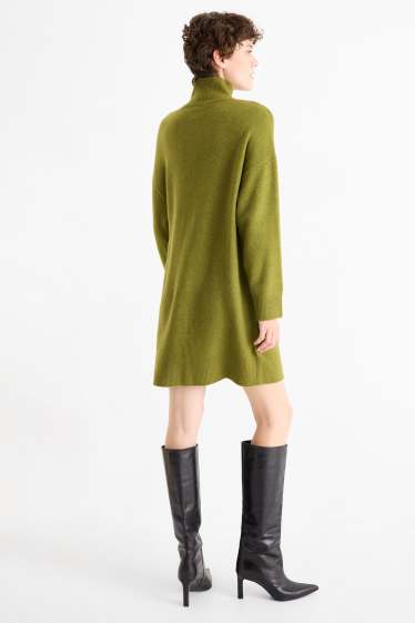 Women - Knitted dress - green