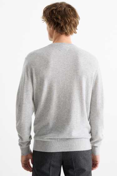 Men - Cashmere jumper - light gray