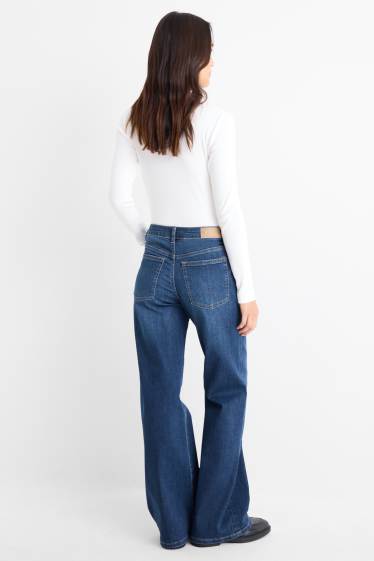 Women - Wide leg jeans - high waist - blue denim