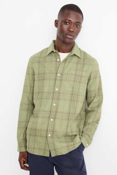 Hommes - Chemise en flanelle - regular fit - col kent - à carreaux - vert