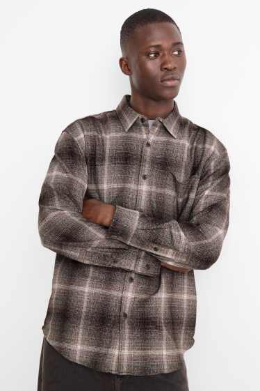 Mężczyźni - Koszula flanelowa - relaxed fit - kołnierzyk kent - w kratę - brązowy