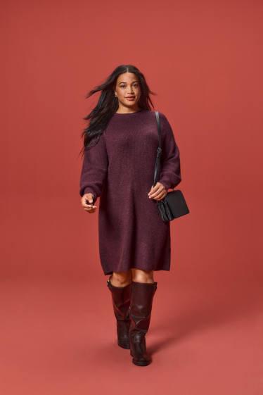 Femei - Rochie tricotată - reiată - bordo