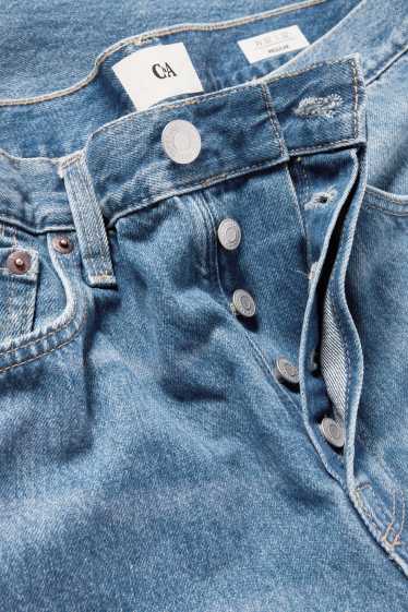 Pánské - Regular jeans se zapínáním na knoflíky - džíny - modré