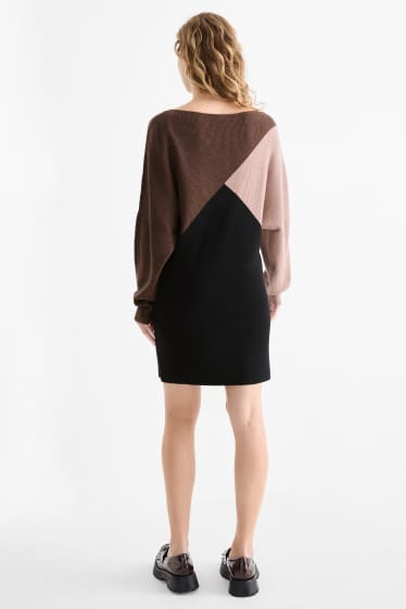 Women - Knitted dress - ribbed - brown