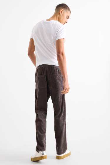 Pánské - Manšestrové kalhoty - relaxed fit - šedá