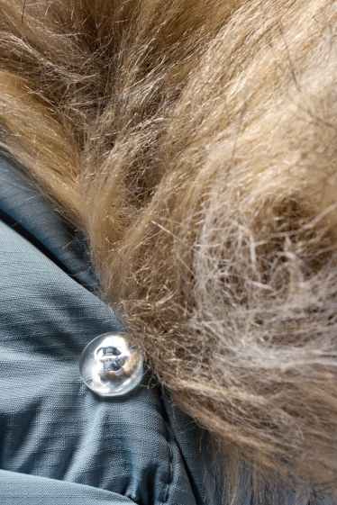 Enfants filles - Doudoune en duvet avec capuche et garniture en imitation fourrure - bleu clair