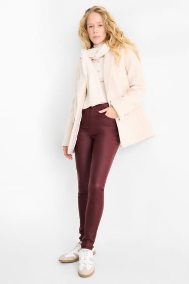 Femei - Pantaloni de stofă - talie înaltă - skinny fit - imitație de piele - bordo